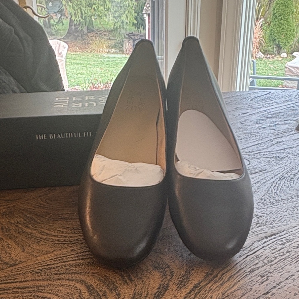 Naturalizer Classic Black Flats